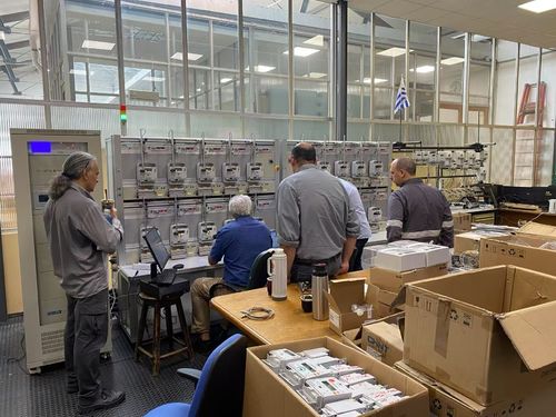 Ultime notizie aziendali su GENY consegna con successo banchi di prova a tre fasi all'UTE in Uruguay